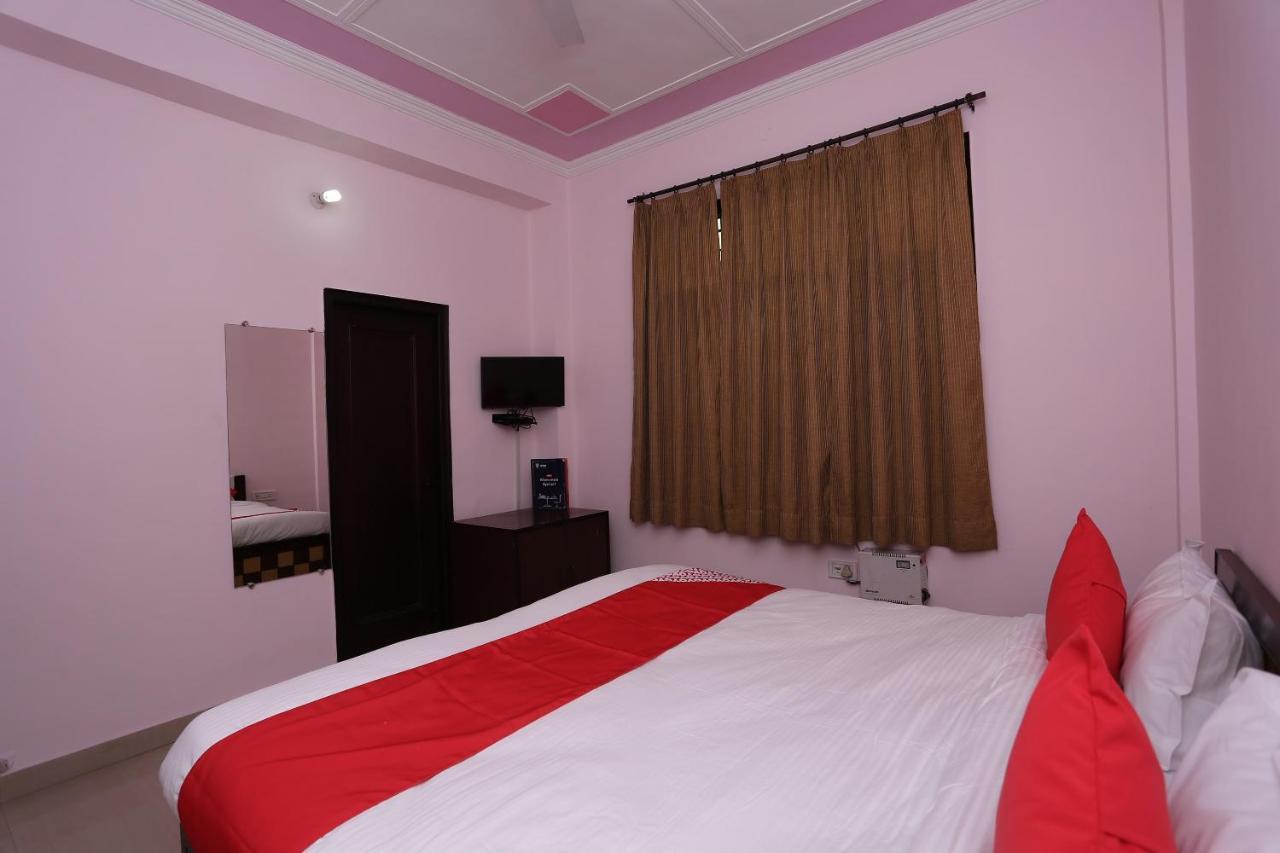 Oyo Flagship 15481 Hotel Star Karnāl Extérieur photo