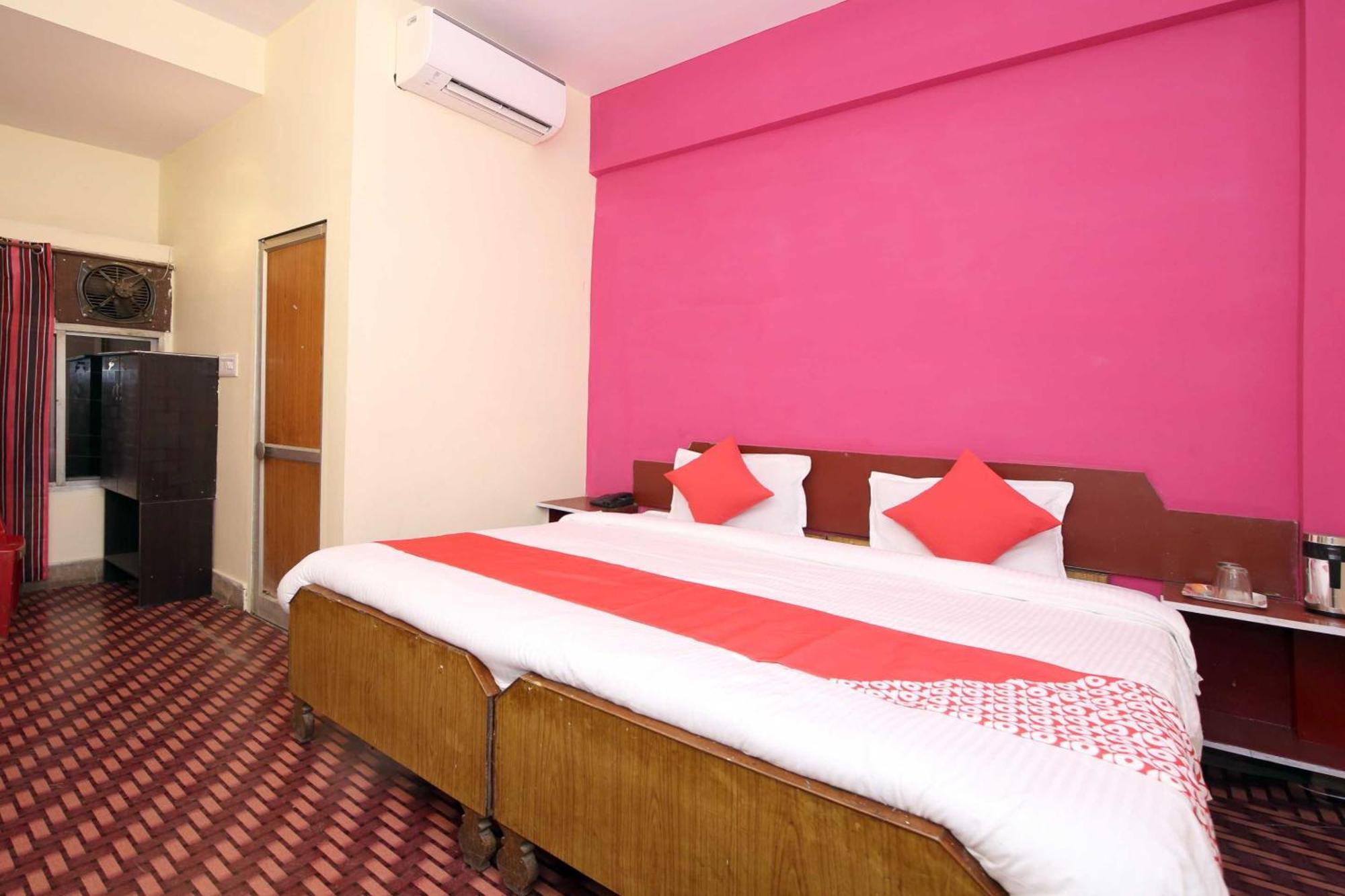 Oyo Flagship 15481 Hotel Star Karnāl Extérieur photo