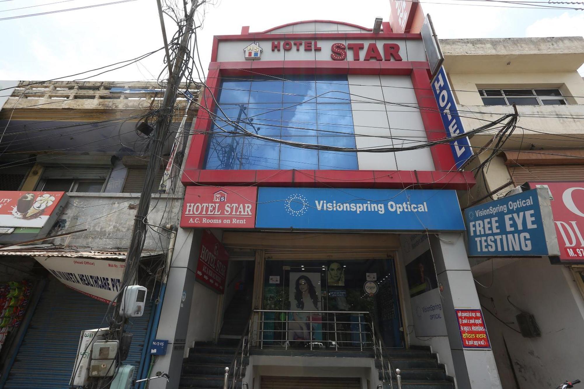 Oyo Flagship 15481 Hotel Star Karnāl Extérieur photo