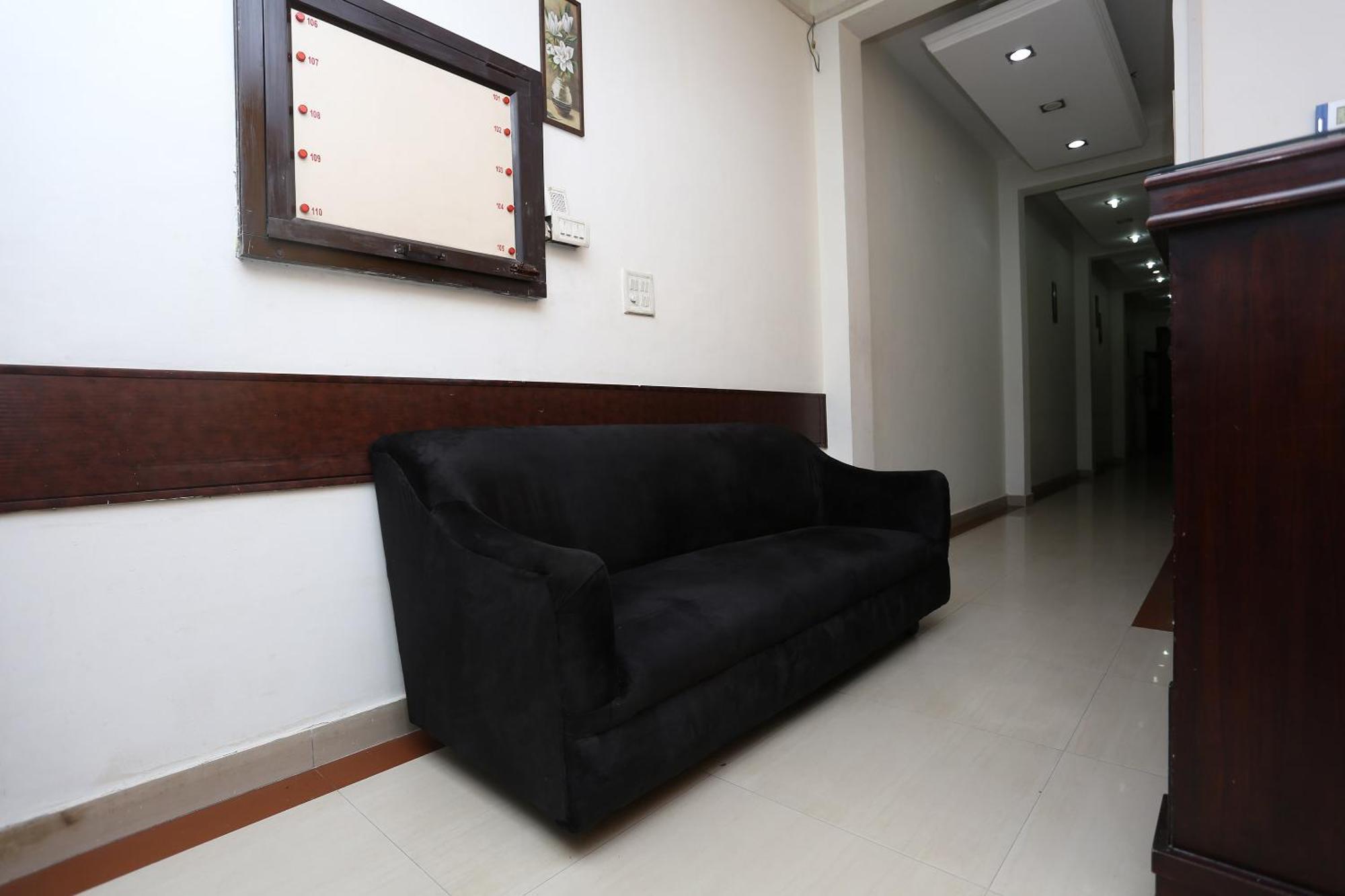 Oyo Flagship 15481 Hotel Star Karnāl Extérieur photo